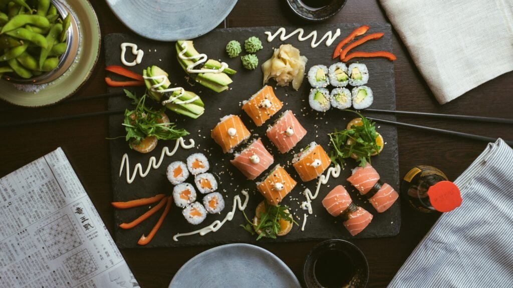 sushi-on-black-ceramic-plate